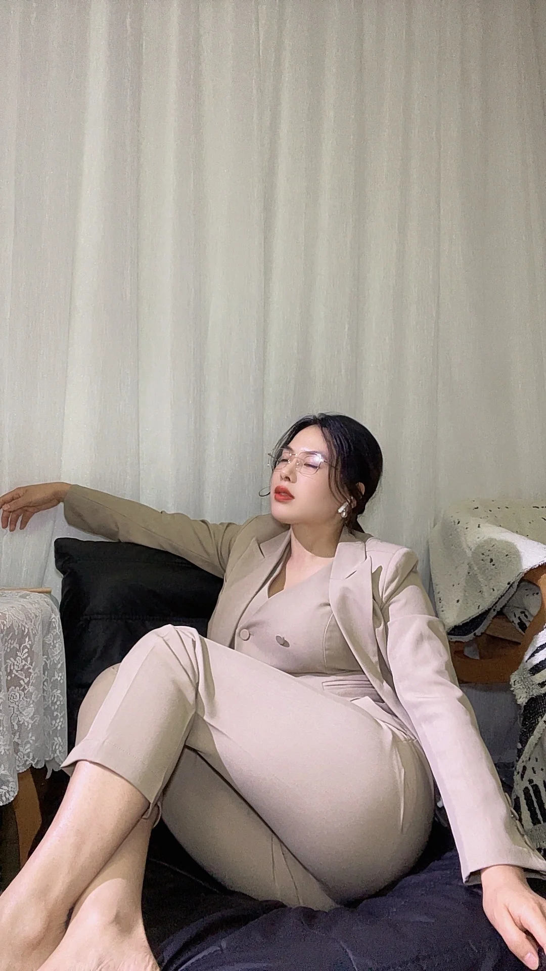 微胖少妇、反差感、御姐ootd制服穿搭