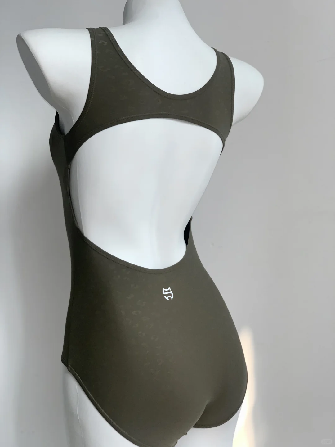 🍃绿色泳衣就是显白天花板！