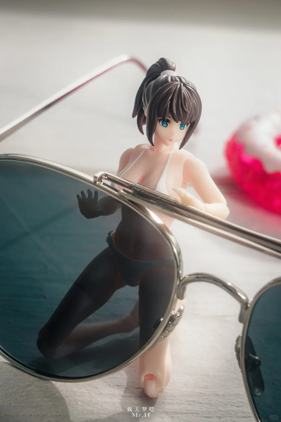 为了抓住夏天的尾巴，玩具差点被浪冲走😭