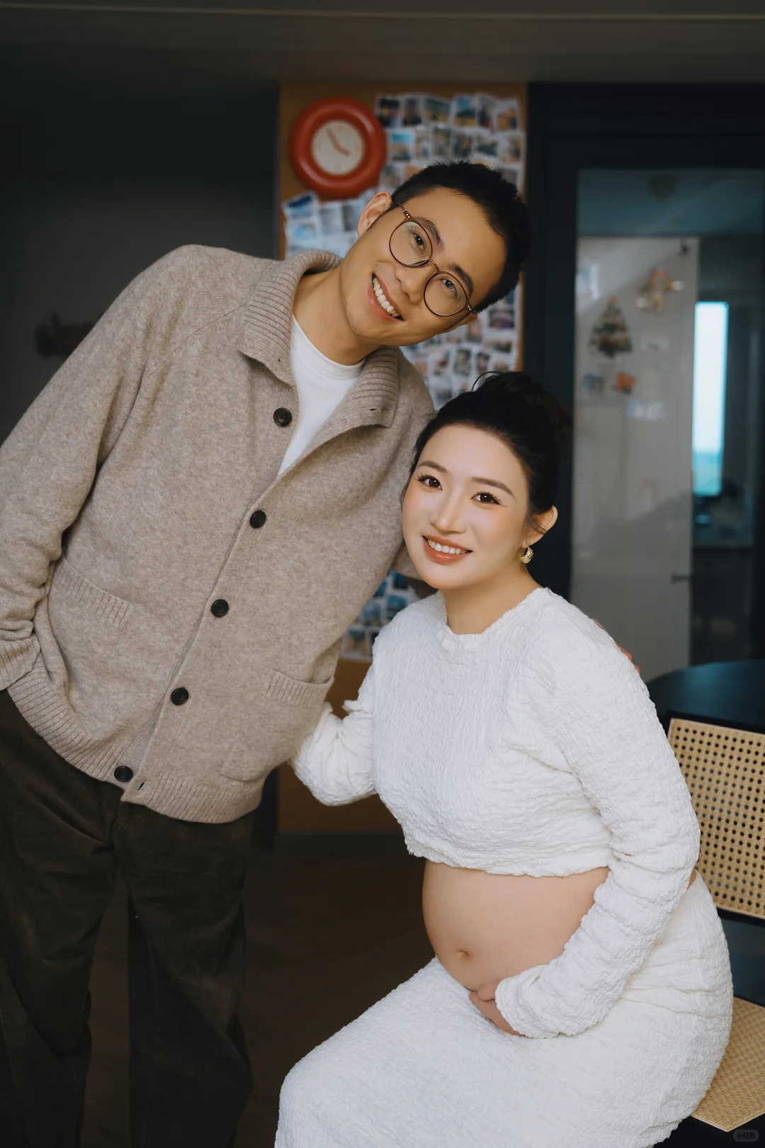 自然温馨的孕妇照当然要在家里拍啦