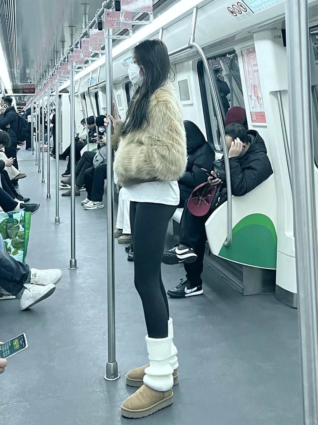 天呐！现在女生都爱穿这种瑜伽裤吗？