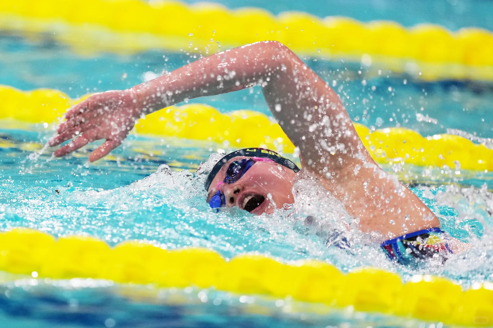 女800自金牌李冰洁 银牌毛奕菡 铜牌高唯中