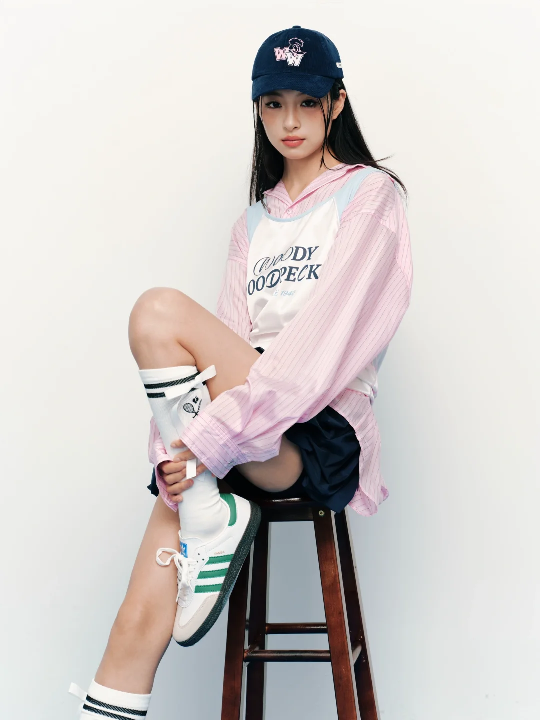 一组片子四个她的不同展现