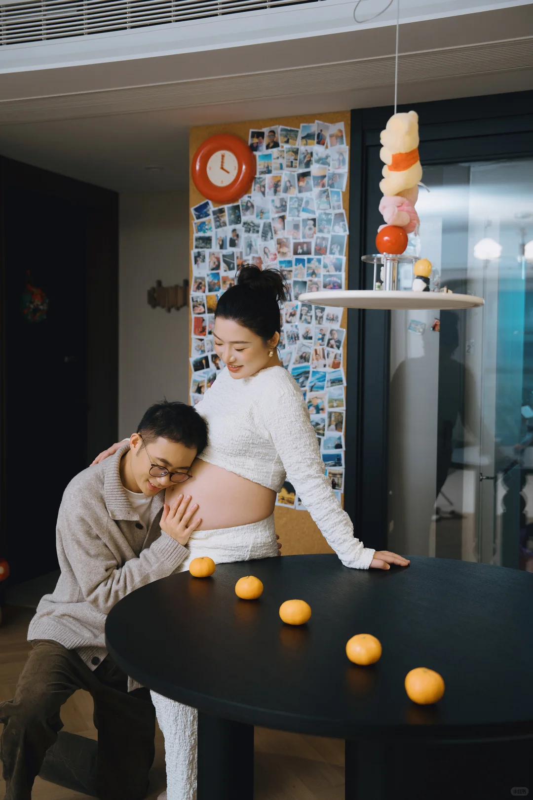 自然温馨的孕妇照当然要在家里拍啦