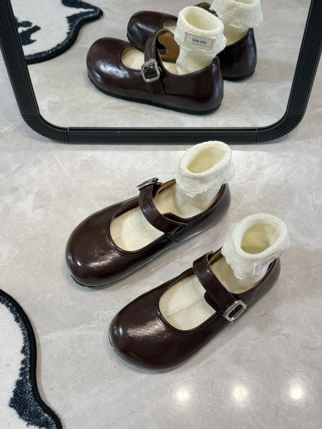 一整个爱住了🥹巧克力色的复古玛丽珍🍫