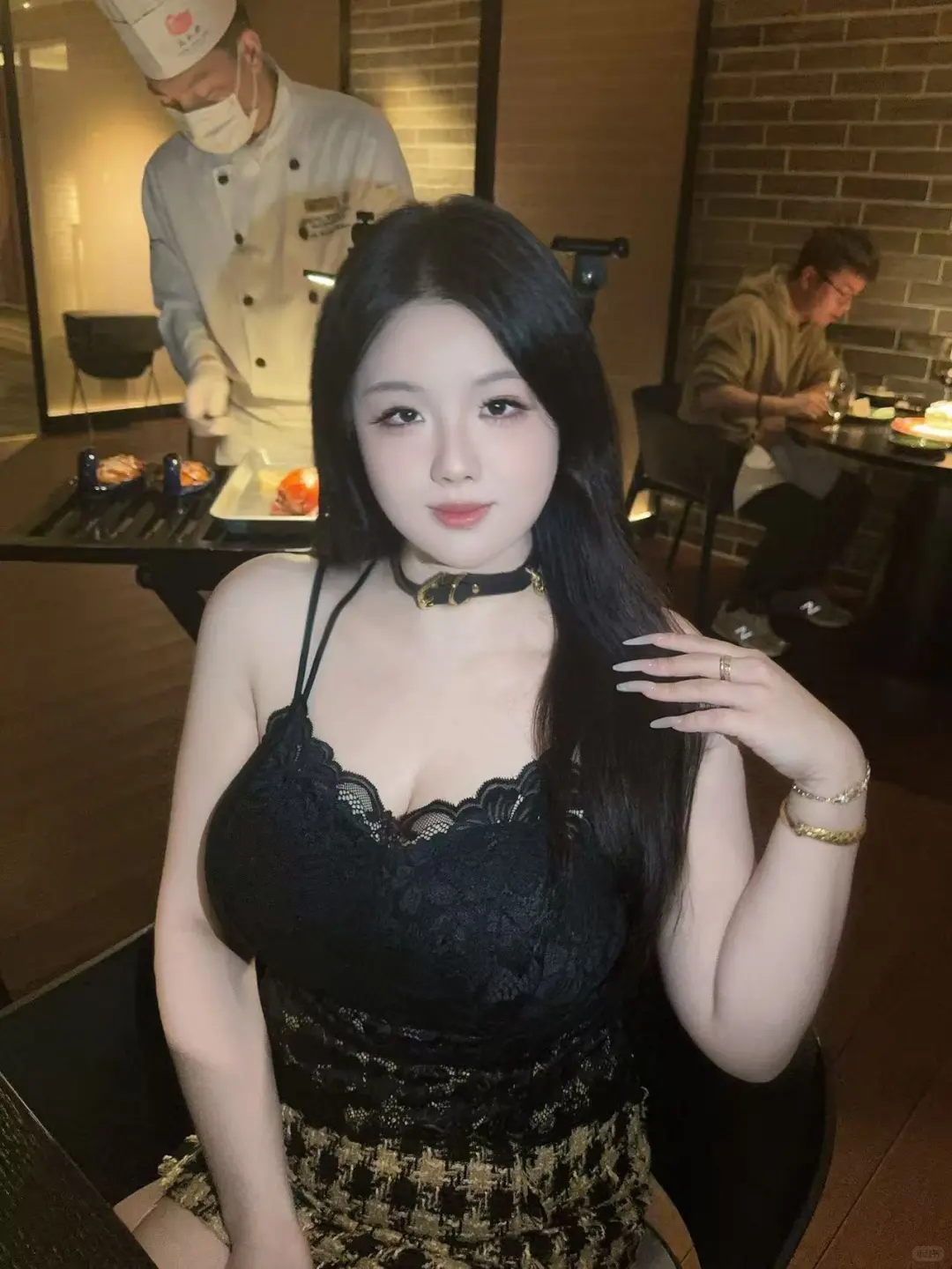 蕾丝控狂喜！！这件吊带也太懂纯欲风了吧