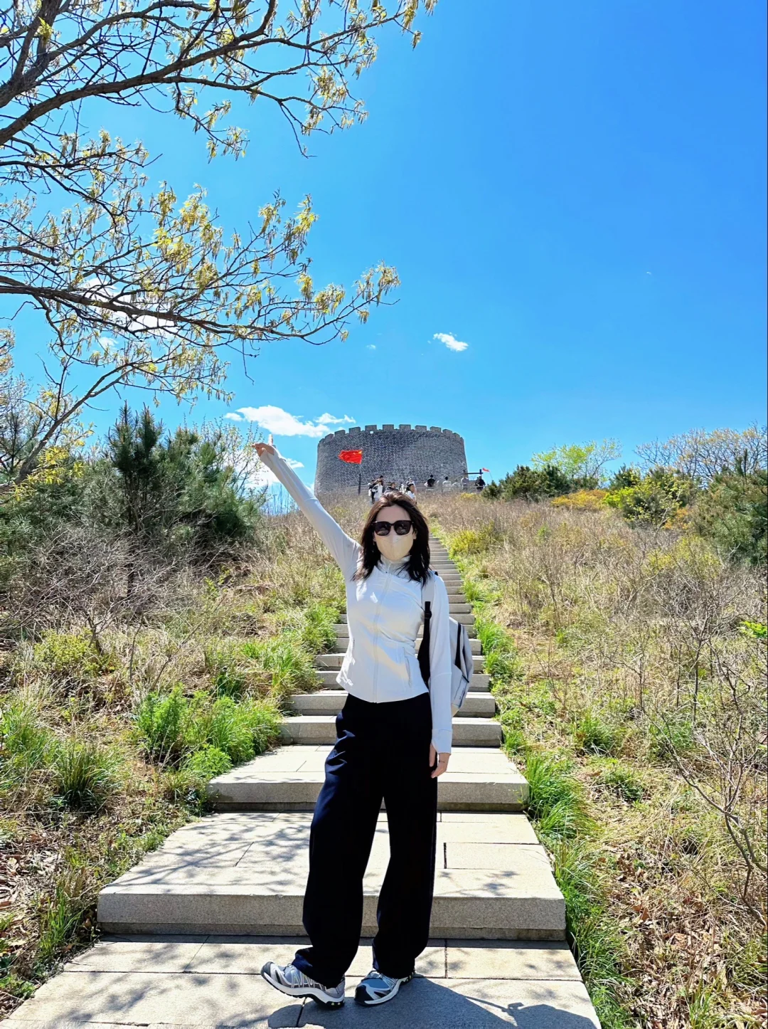 今天穿这一套爬山 简单好看又舒服