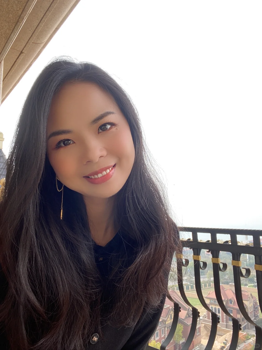 翻到自己的旧照片，不禁感叹那时又美又年轻