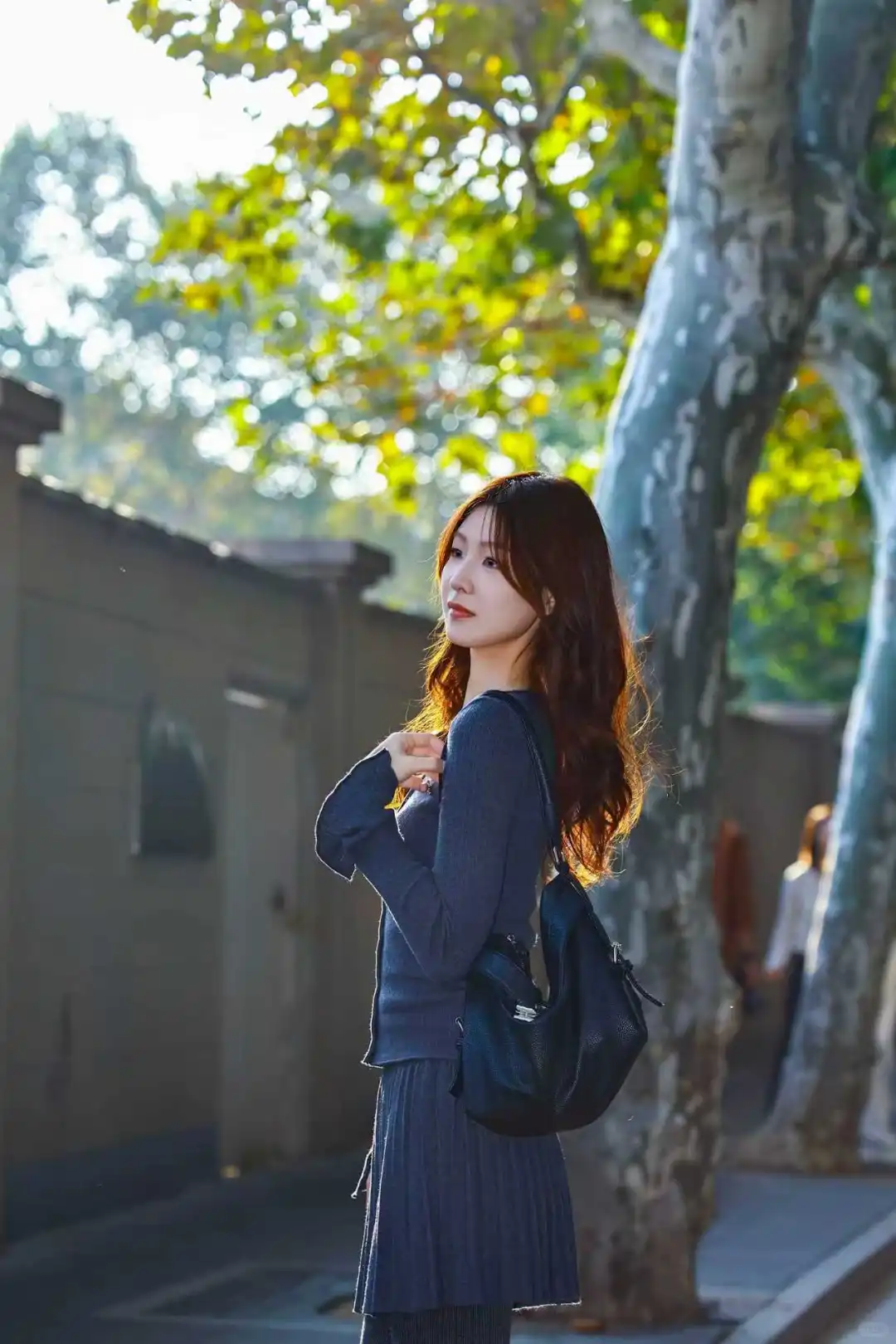 街边掠影，自然甜美的灵动少女~