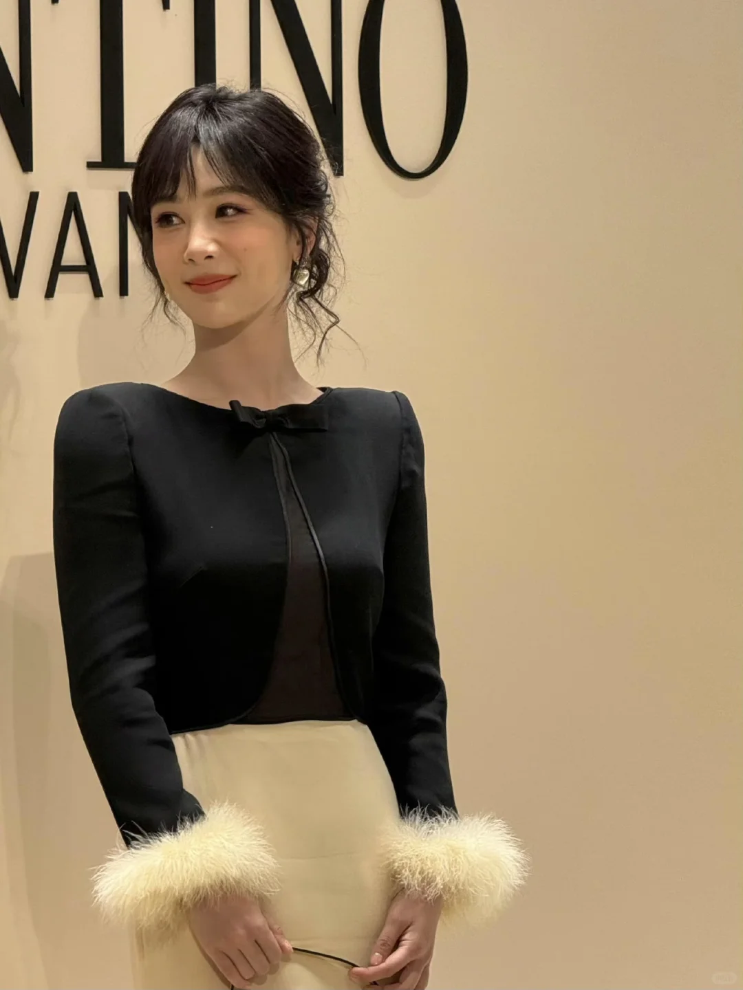 竟然才发现杨紫的脖子好修长