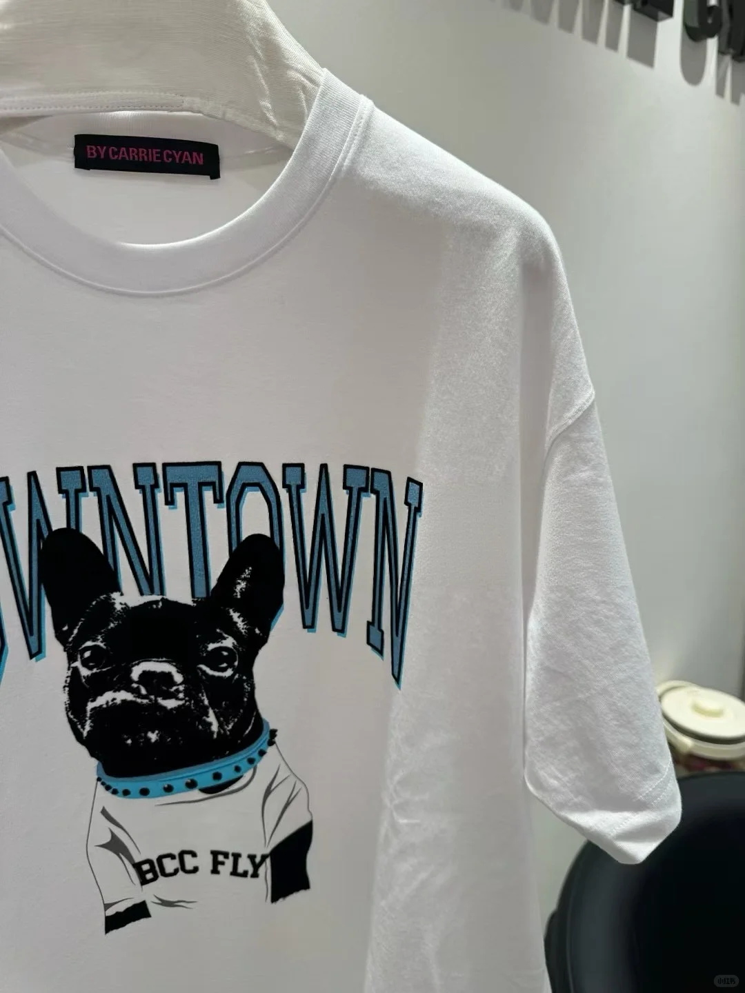 by Carrie cyan 粉标T