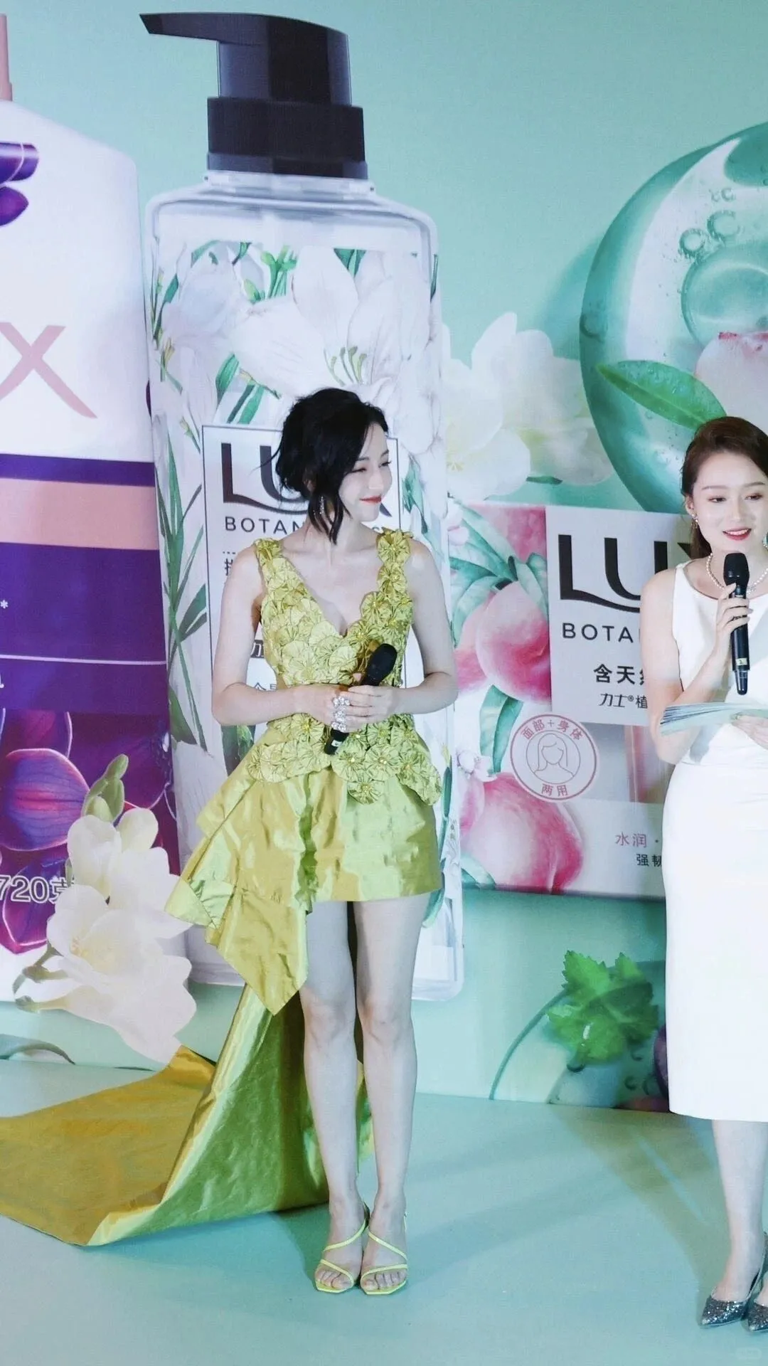 迪丽热巴生图身材曲线绝美