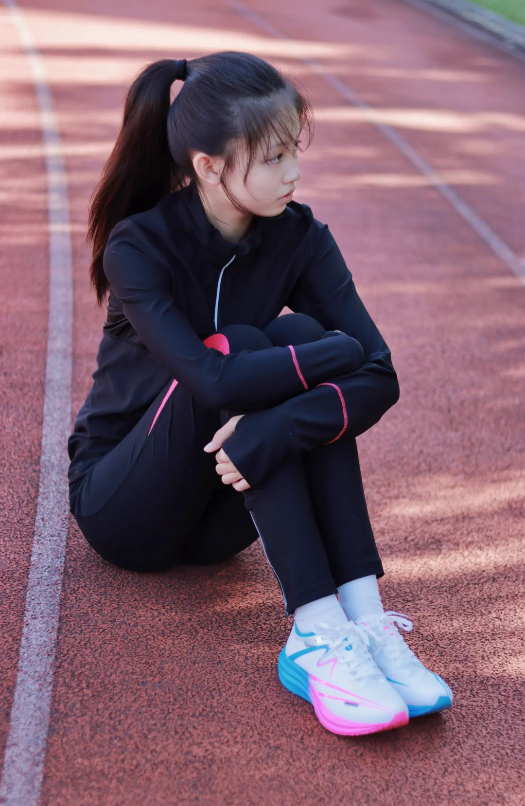 不拍戏的小演员是这样练出大长腿的！