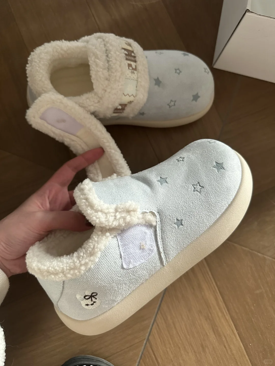 新鲜出炉的费尔岛🐰蓝色小面包棉鞋～～