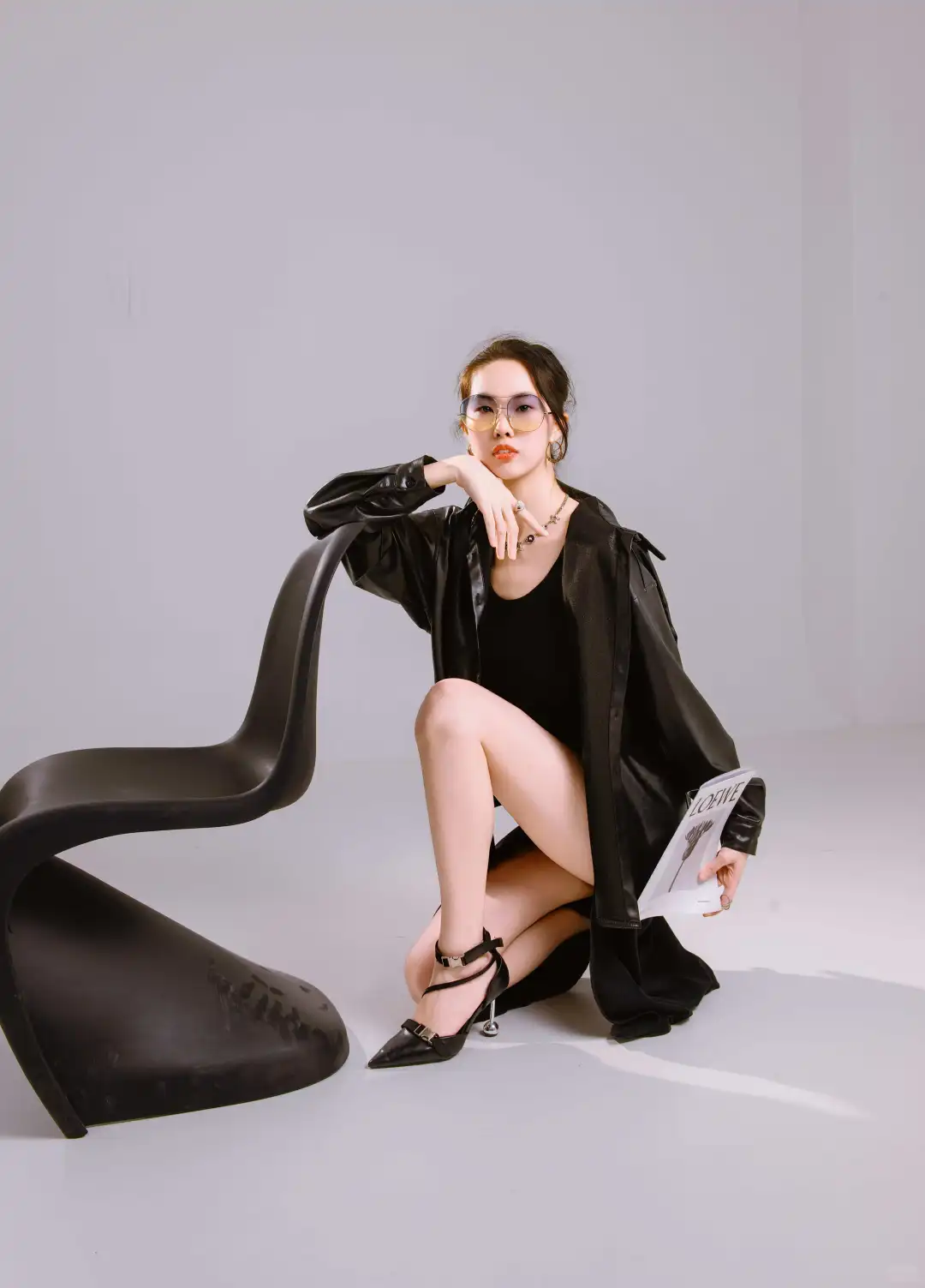 背景无物，心中有光。