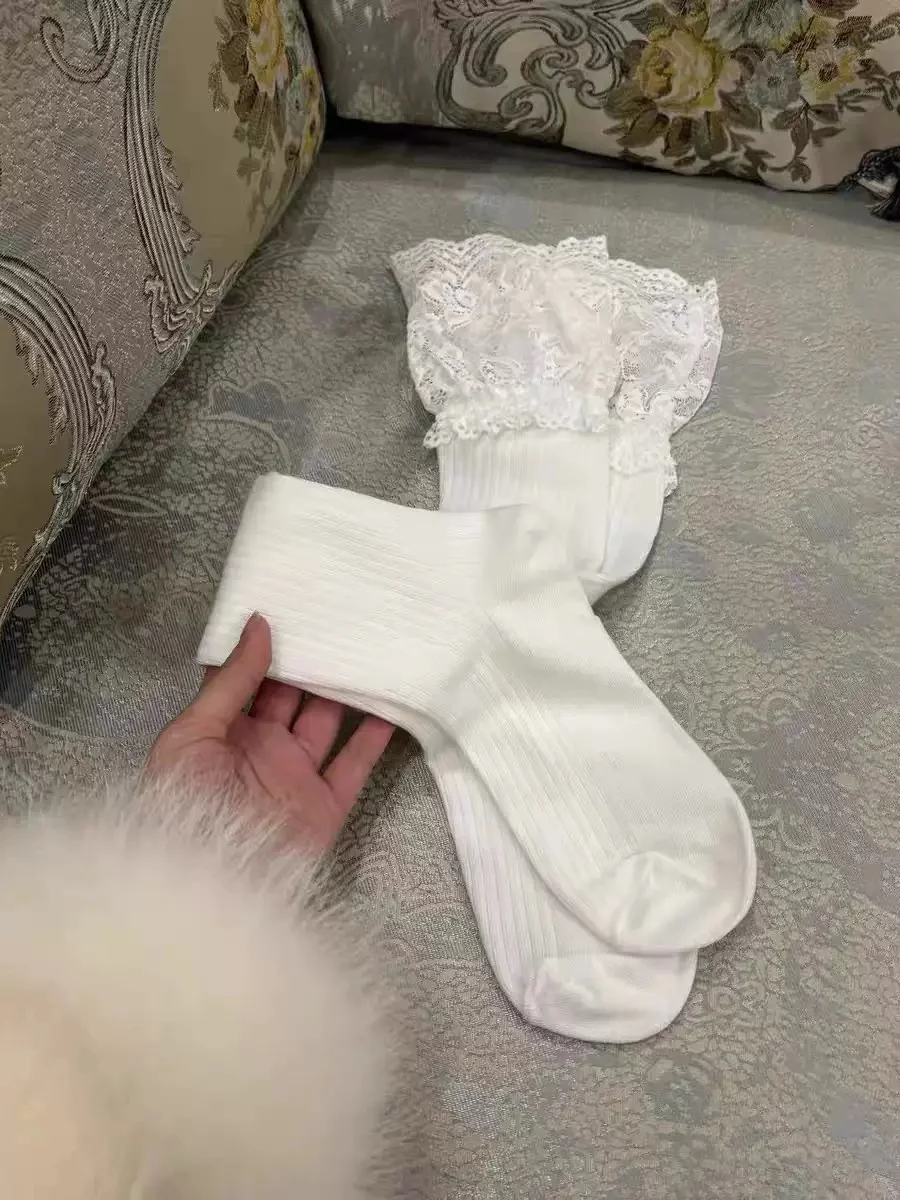 这么好看的过膝袜子我先穿了～