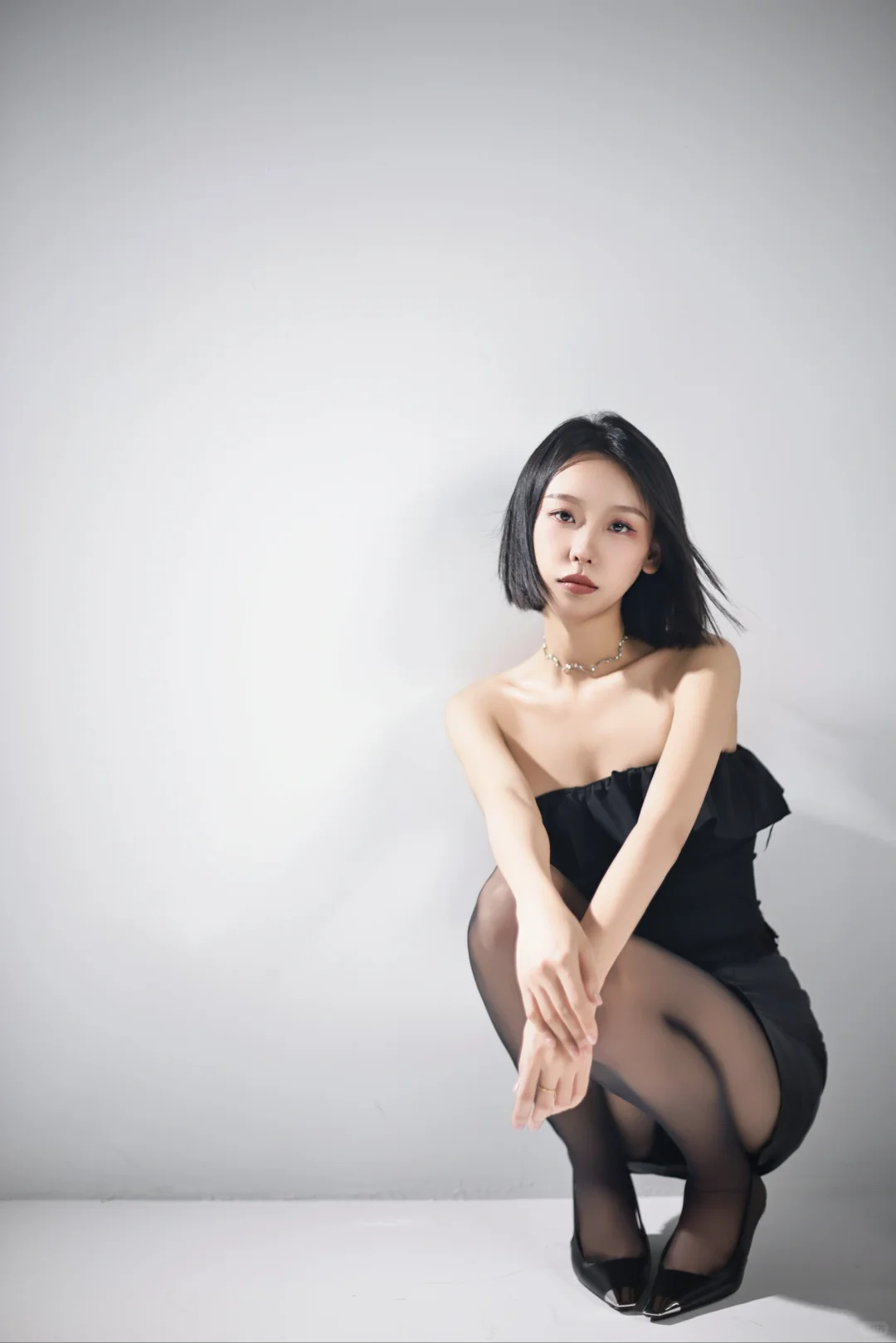 避雷这摄影，全靠模特颜值撑着御姐蹲