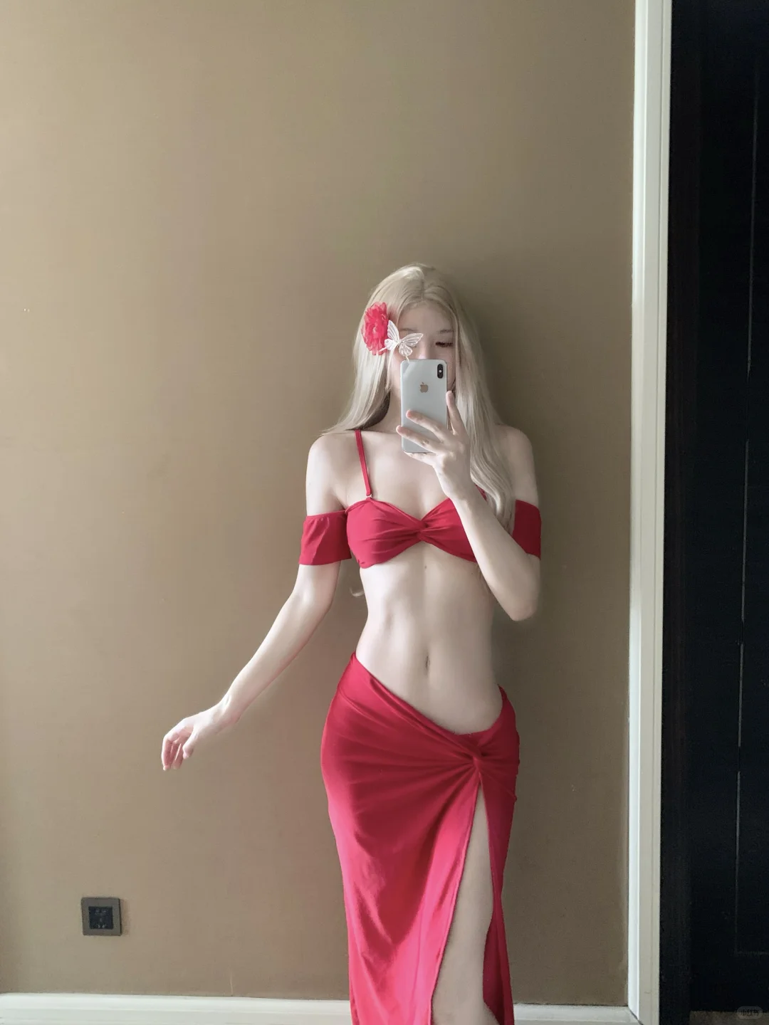 这套复古红真的好有韵味！！明艳大美女即视感