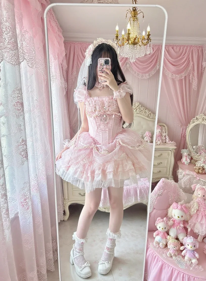 忽略所有货不对板的细节蕾拉心事也还行吧