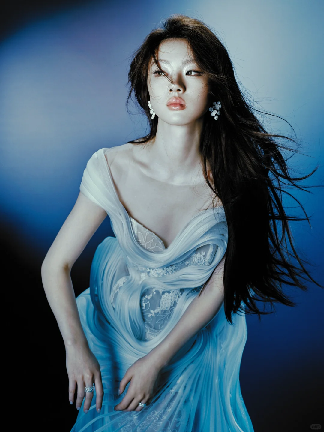 单依纯歌手2025首期造型