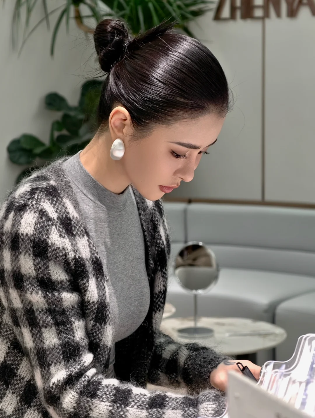 我更关注“纵深比”