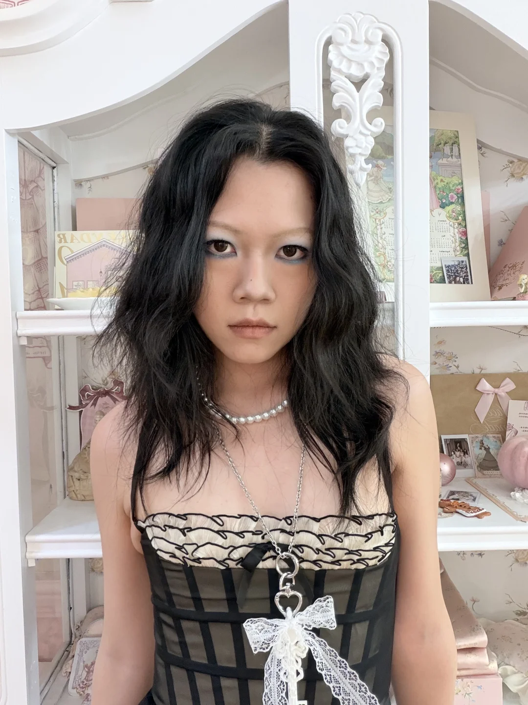 第一次穿胸衣，太锋利的美