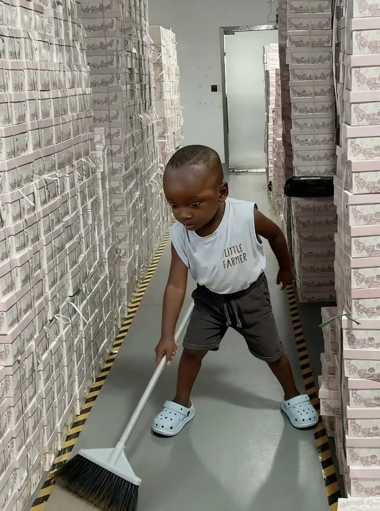 十二少来森森家的仓库啦