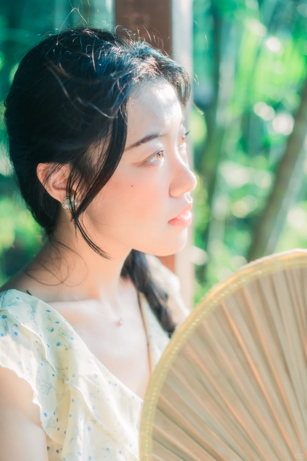 拍照吗？很自然的那种...