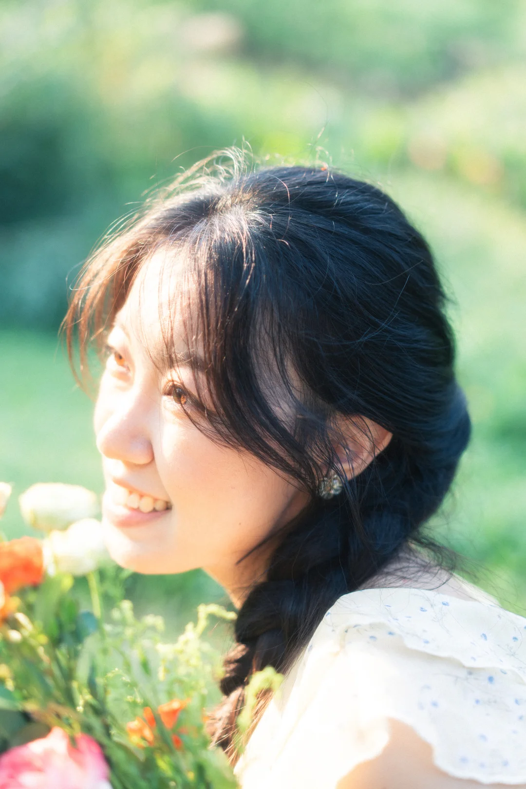 拍照吗？很自然的那种...