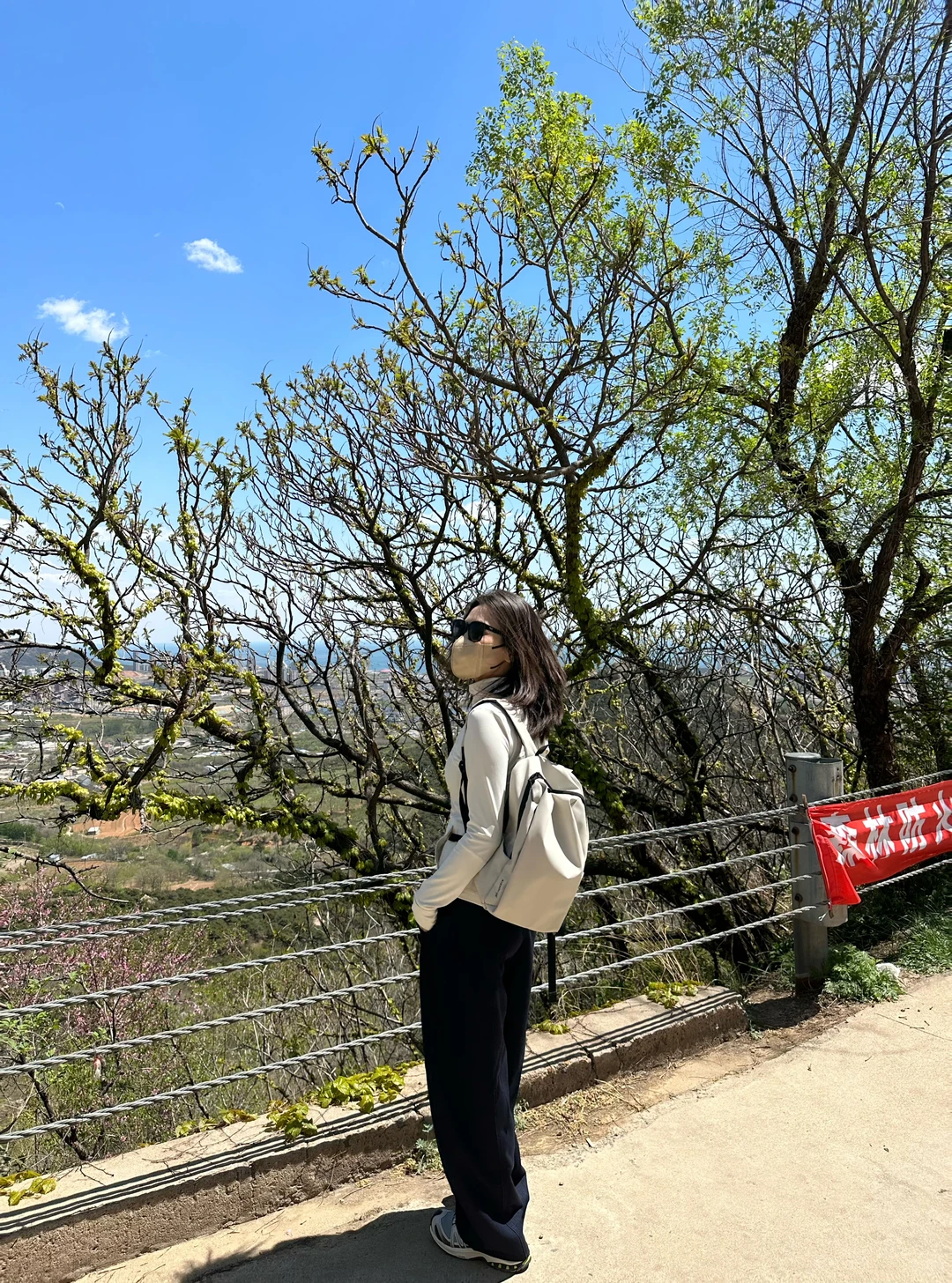 今天穿这一套爬山 简单好看又舒服