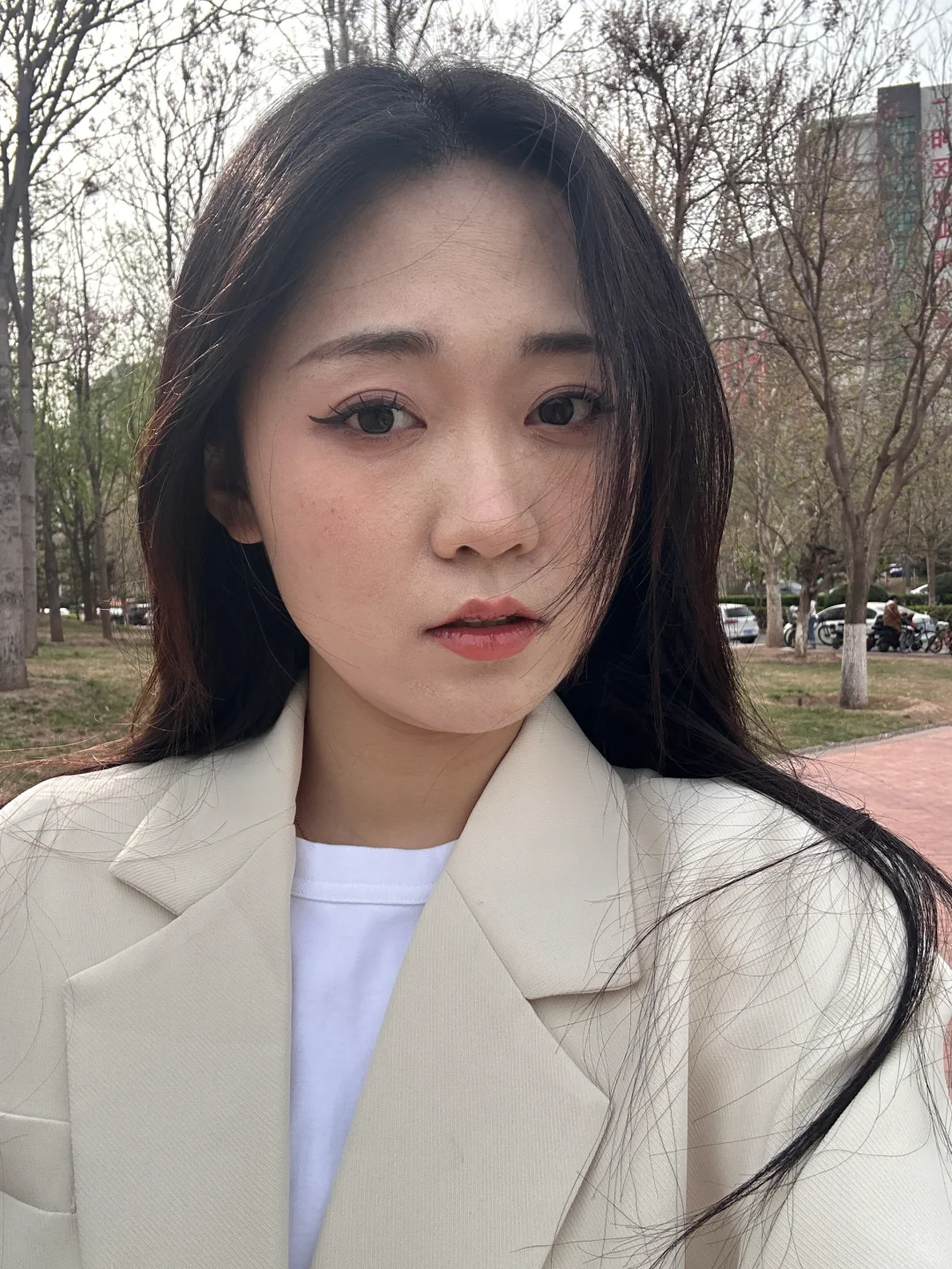 比起化妆 我更爱自己素颜