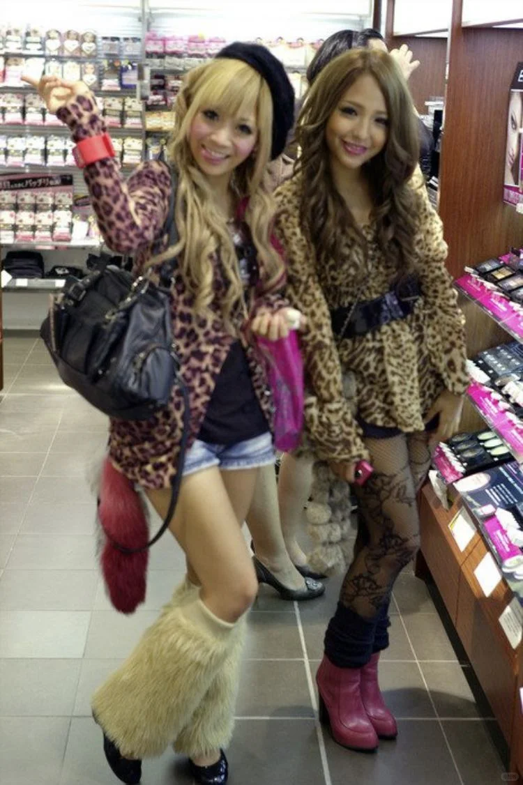 冬天做不了涩谷辣妹因为不能光腿