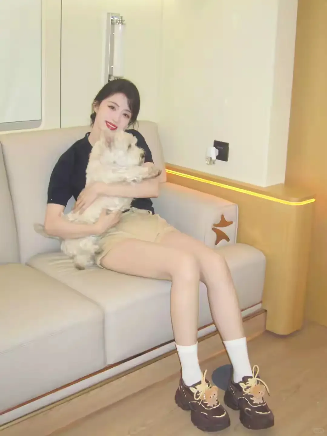 神仙姐姐王楚然不同风格穿搭真是女人味十足