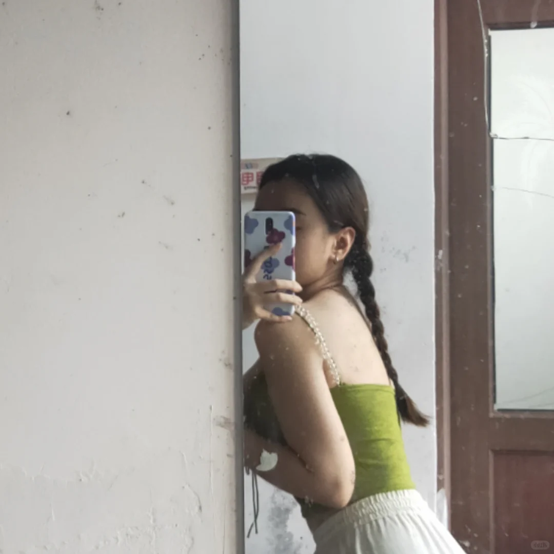 都去给我买这个吊带！！我恨我不会拍！！！