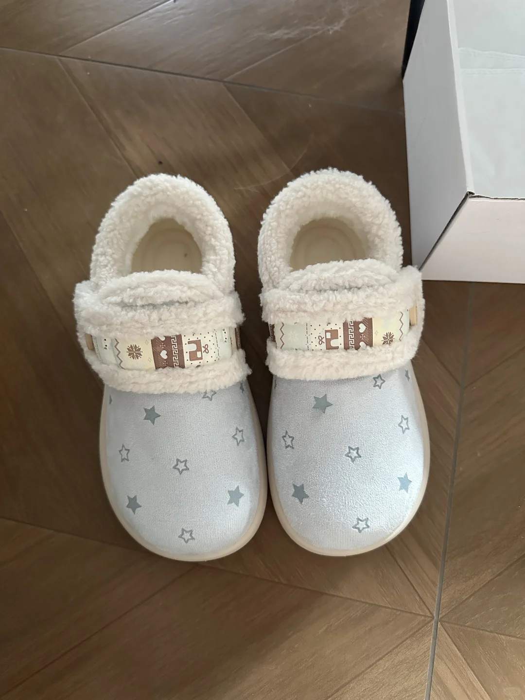 新鲜出炉的费尔岛🐰蓝色小面包棉鞋～～