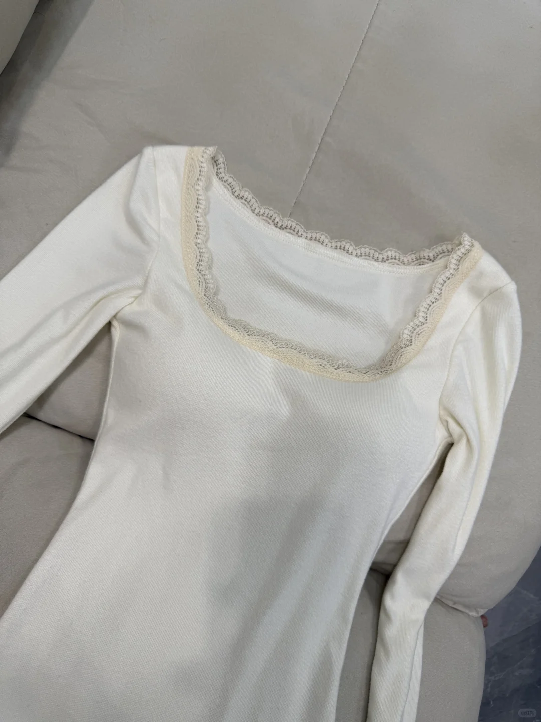 好软糯的奶白色呀～蕾丝好纯欲 谁穿谁好看