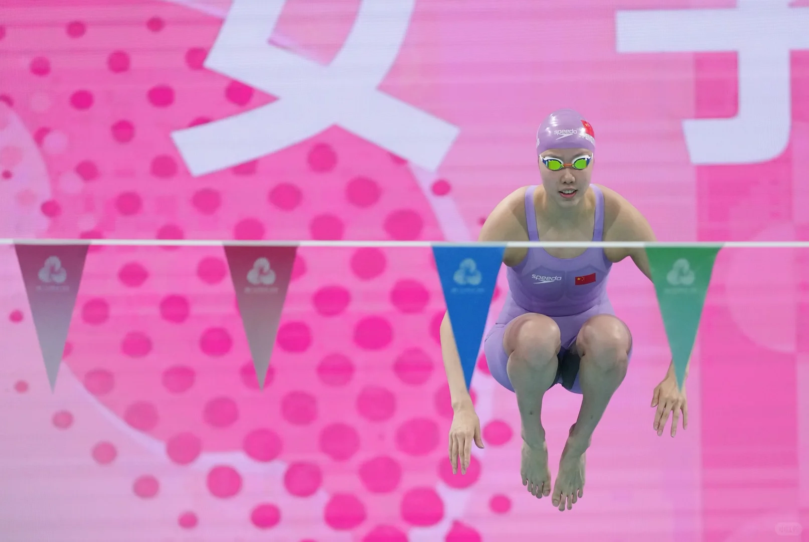 心中有火，眼里有光。