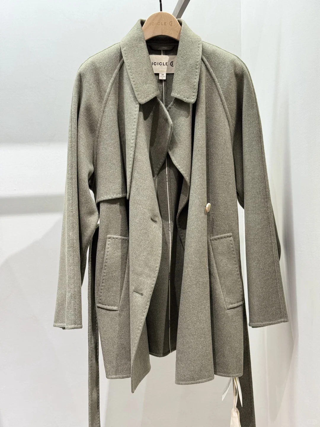 之禾 上海虹桥天地 女士折扣外套