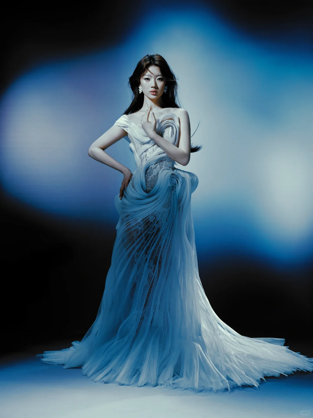 单依纯歌手2025首期造型