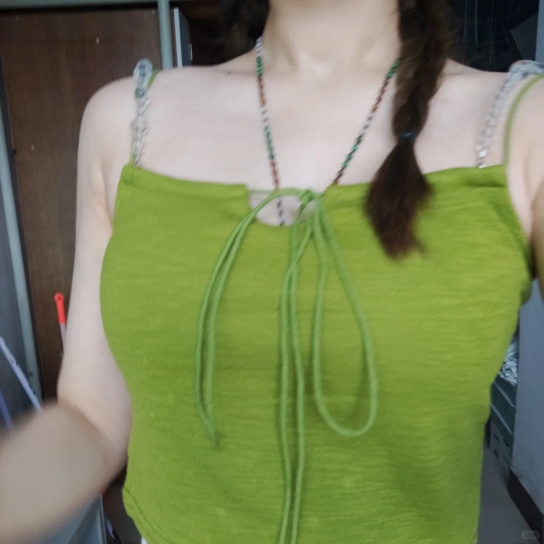 都去给我买这个吊带！！我恨我不会拍！！！