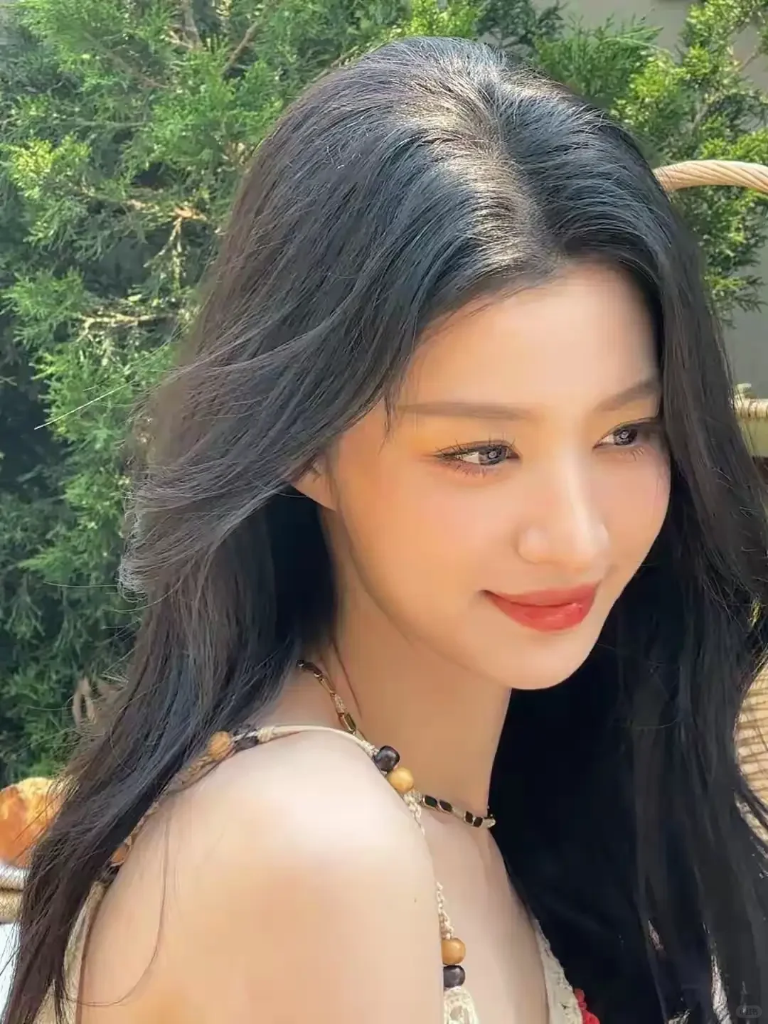 神仙姐姐王楚然不同风格穿搭真是女人味十足