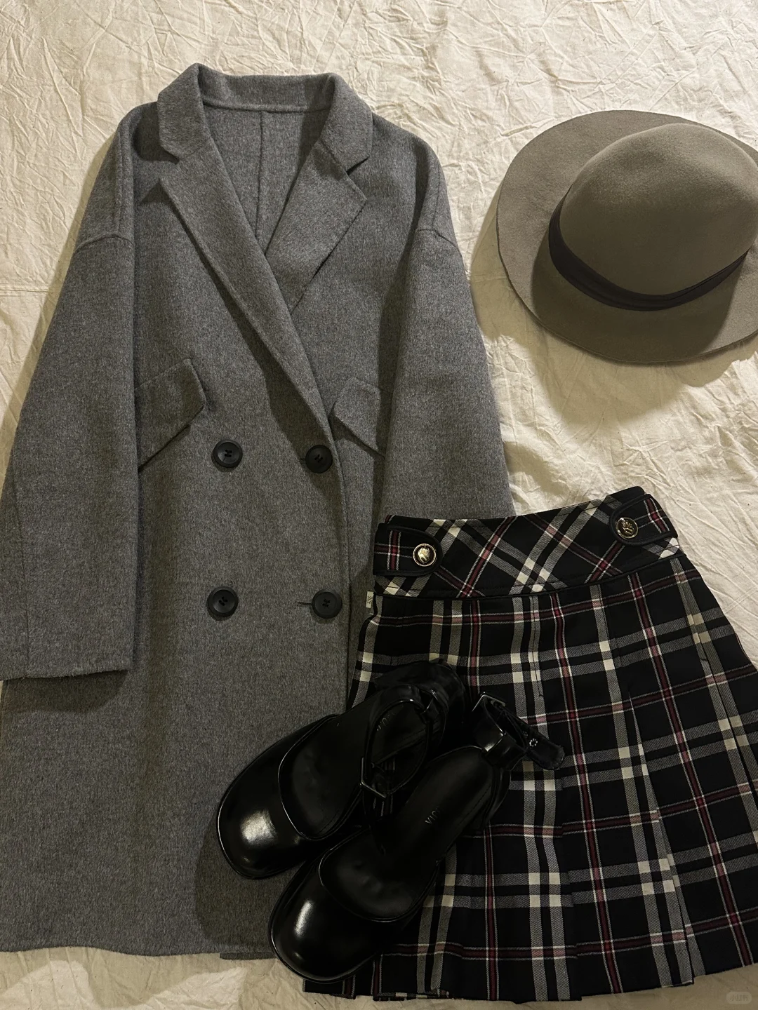 邵和古早感穿搭