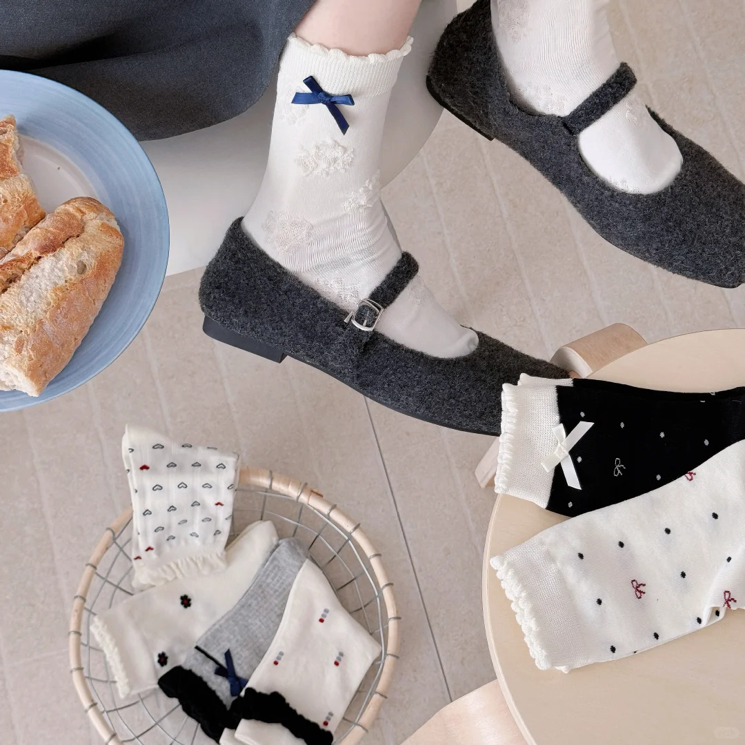 冬季软妹焊脚神器！这双波点蝴蝶结袜甜心里