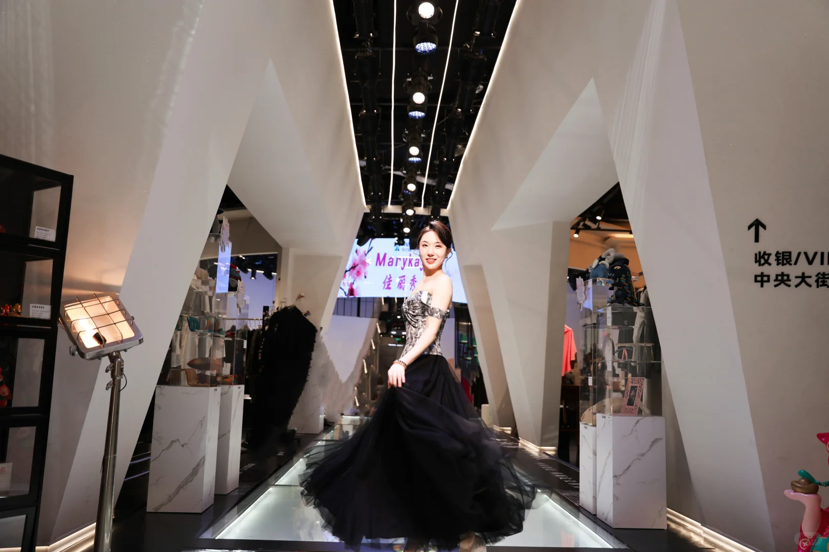 这一次，她真的发光了✨