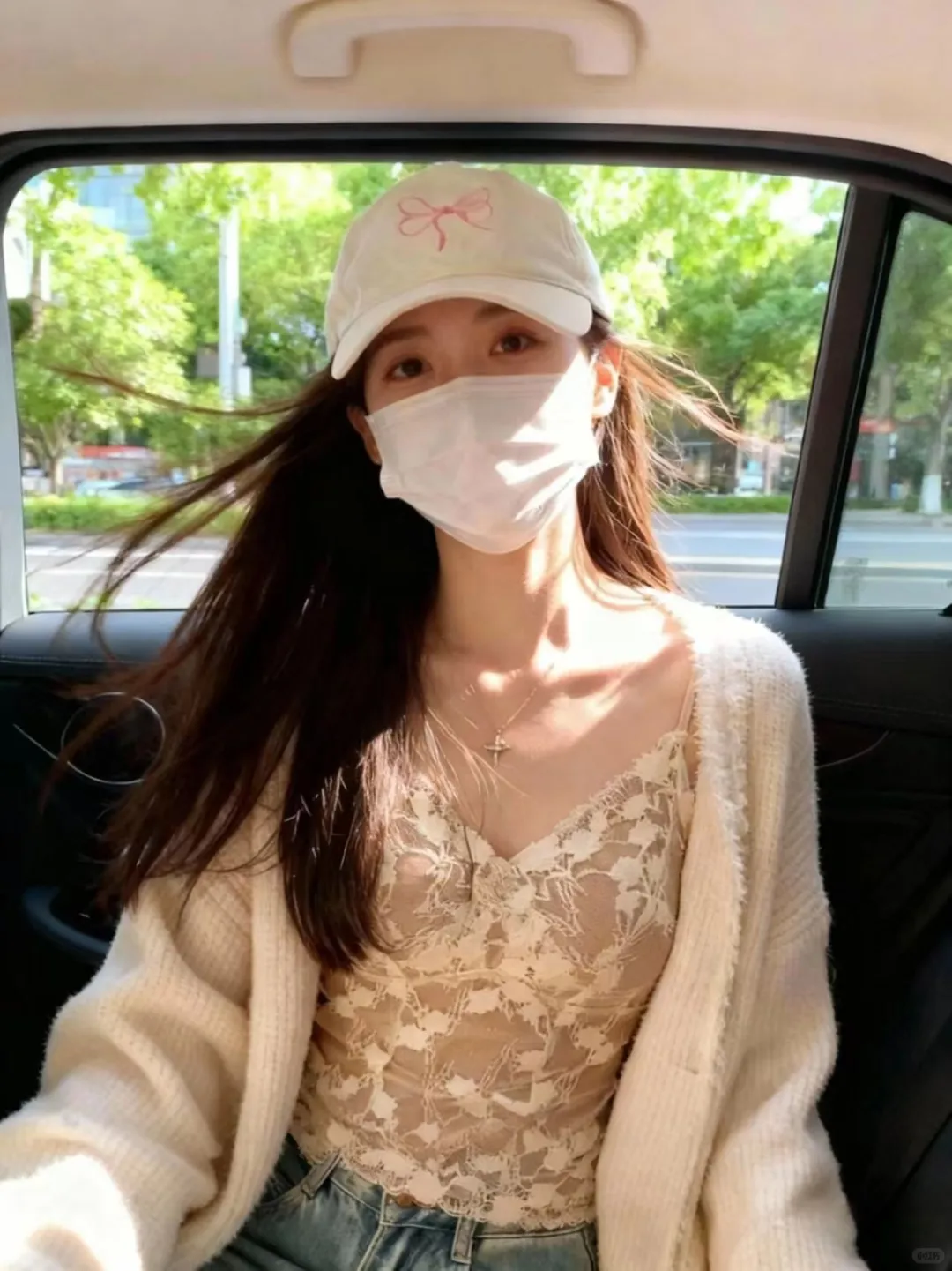 答应我！秋冬一定要拥有这件蕾丝吊带！