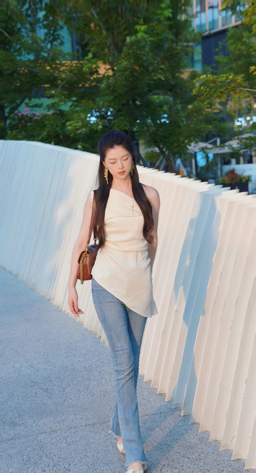 是你图书馆会偶遇的古早千金吗？