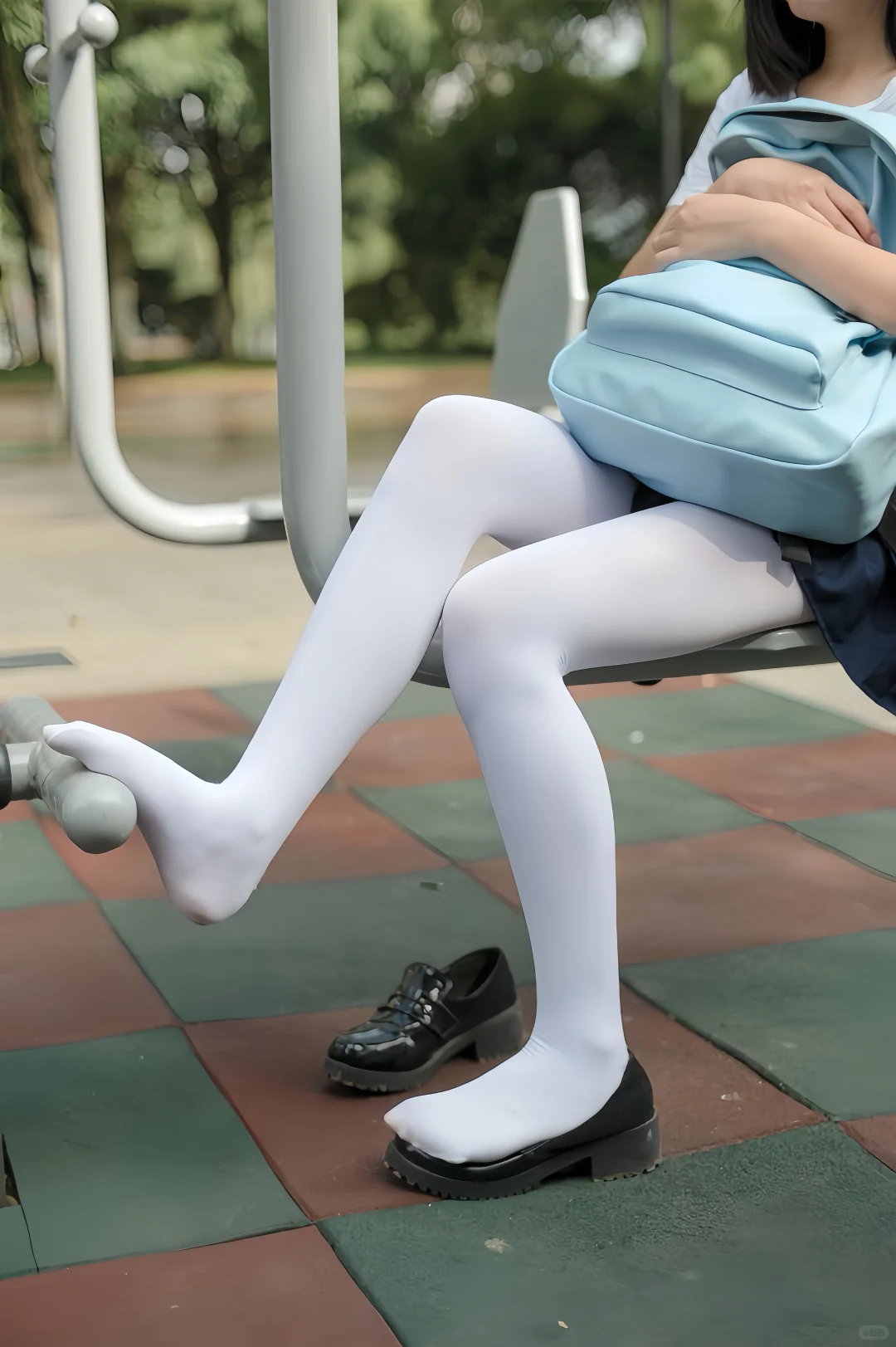 森萝系列 — 户外白丝