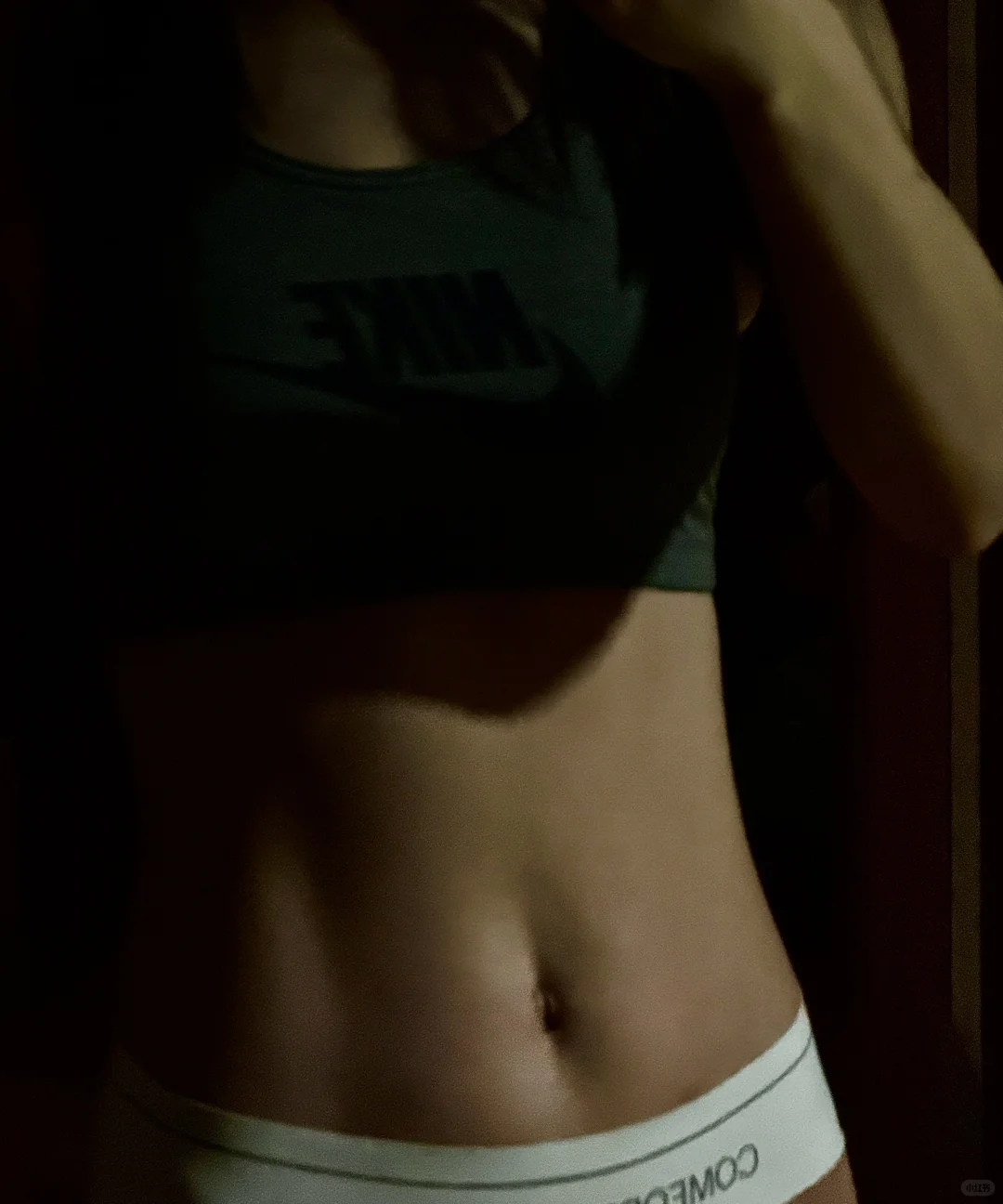 姐的肌肉线条比人生规划清晰