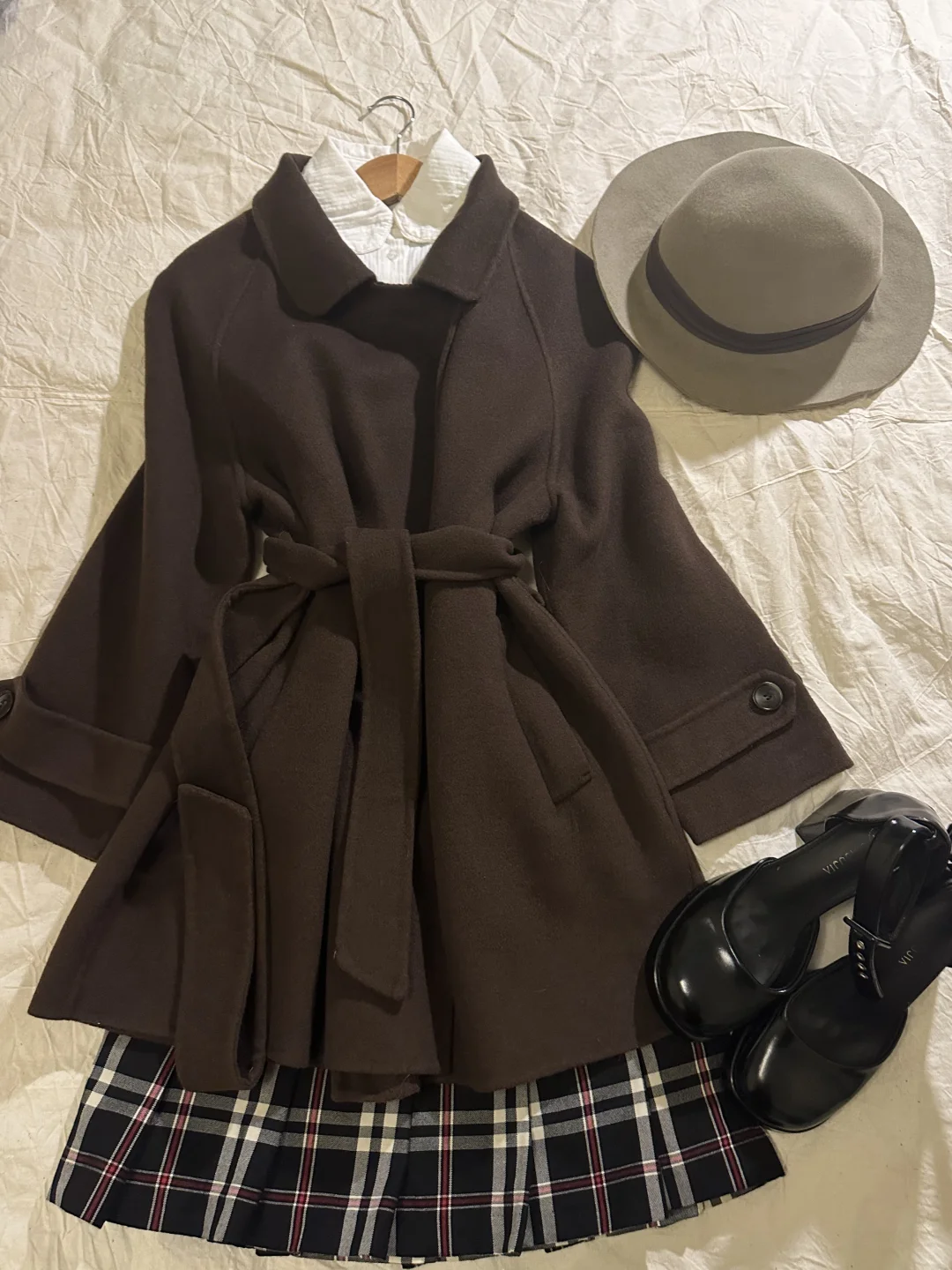 邵和古早感穿搭