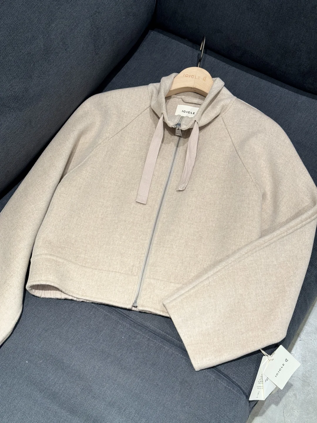 之禾 上海虹桥天地 女士折扣外套